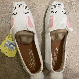NWT Toms bunny flats size 7
